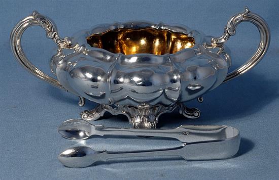 A William IV silver two handled sugar bowl, bowl width 215mm, weight 12.3oz/385grms.